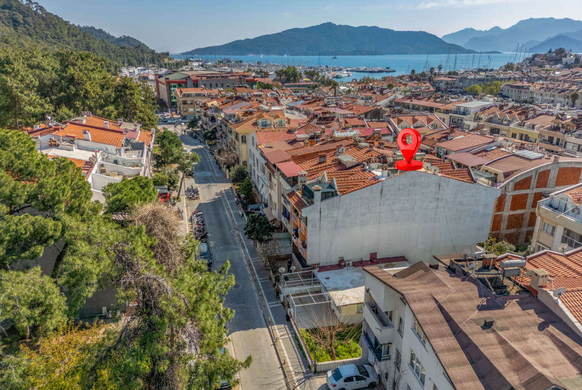 Marmaris Sarıana’da Marinaya 2 dk Müstakil Bahçeli 2+1