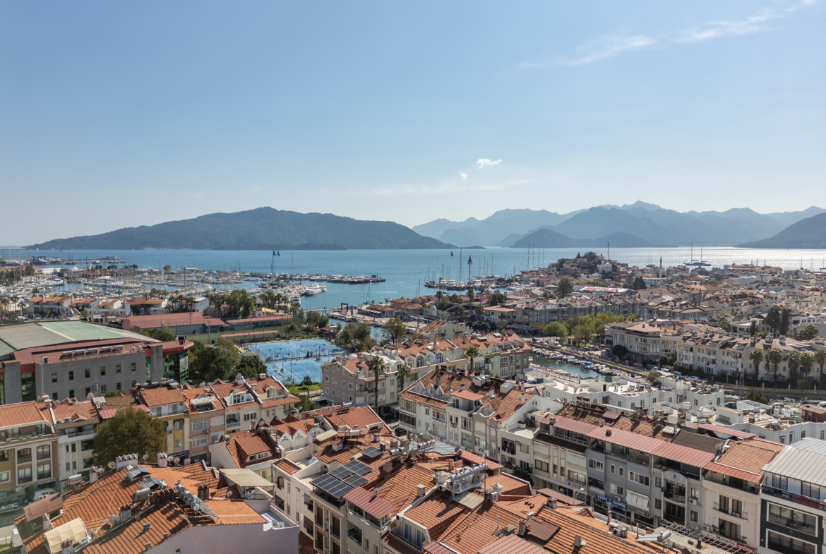 Marmaris Sarıana’da Marinaya 2 dk Müstakil Bahçeli 2+1