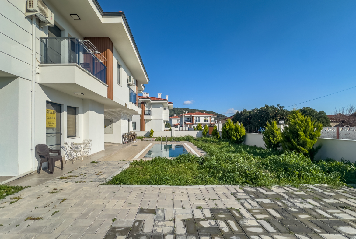 Ula Gökovada Havuzlu Sitede 1+1 Eşyalı Satılık Daire