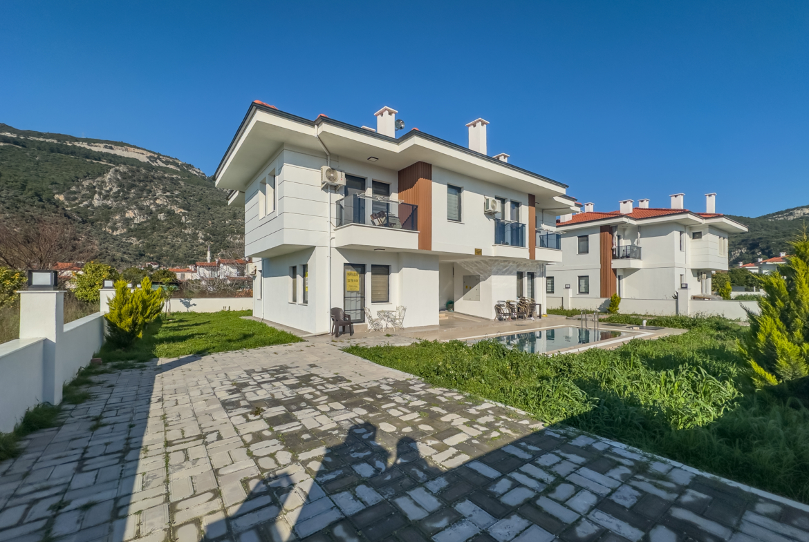 Ula Gökovada Havuzlu Sitede 1+1 Eşyalı Satılık Daire