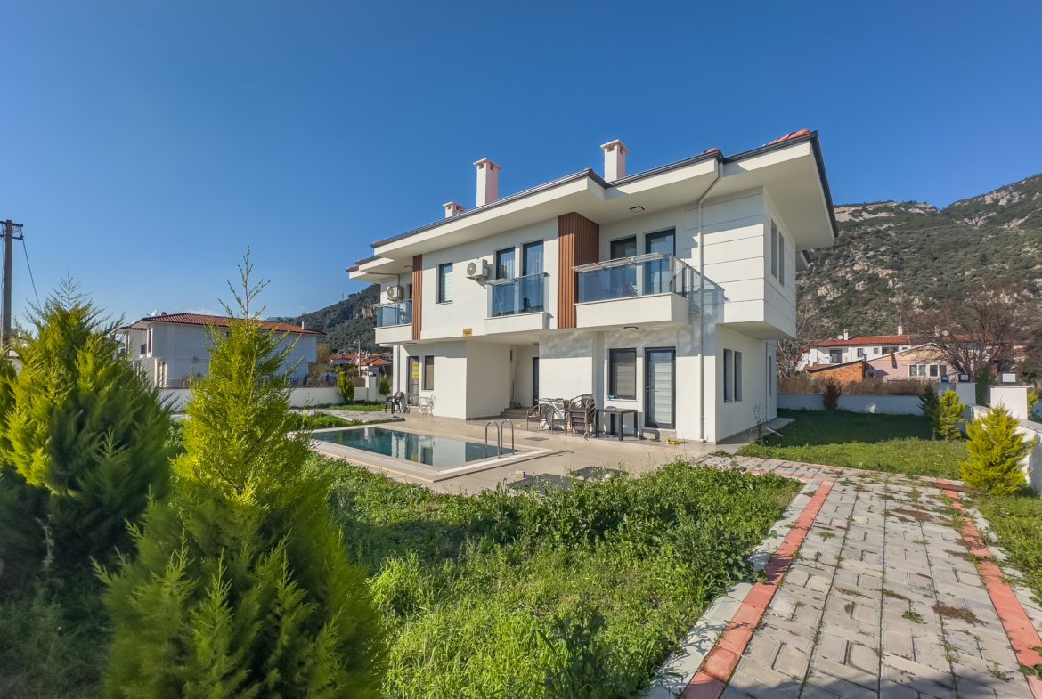 Ula Gökovada Havuzlu Sitede 1+1 Eşyalı Satılık Daire