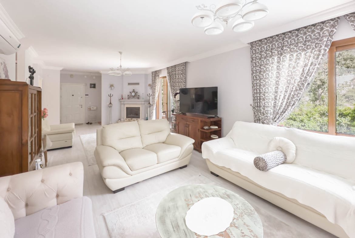 Marmaris İçmeler’de Havuzlu Site İçerisinde Eşyalı Kiralık 3+1 Bahçe Dubleksi