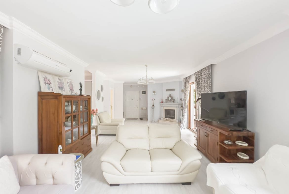 Marmaris İçmeler’de Havuzlu Site İçerisinde Eşyalı Kiralık 3+1 Bahçe Dubleksi