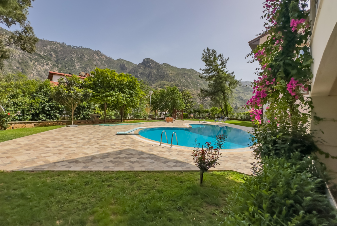 Marmaris İçmeler’de Havuzlu Butik Sitede 3+1 Bahçe Dubleksi