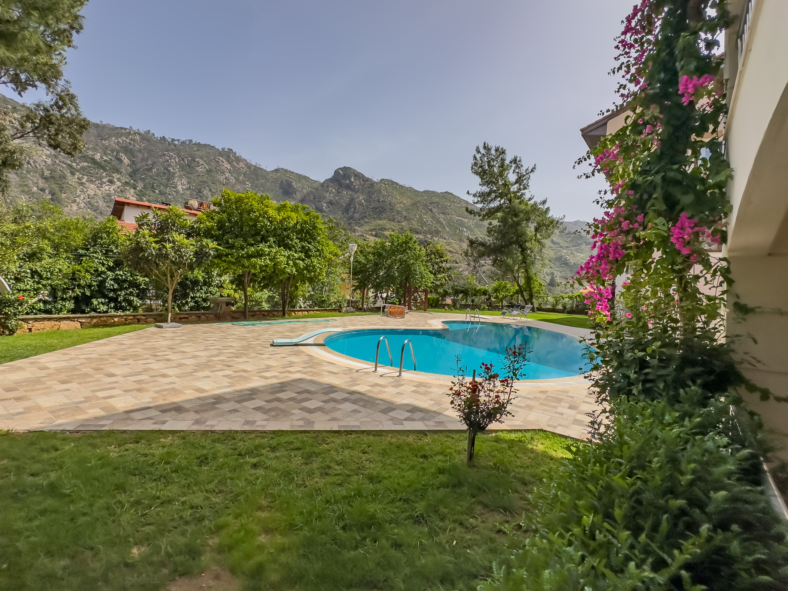 IMG_0512 Marmaris İçmeler’de Havuzlu Butik Sitede 3+1 Bahçe Dubleksi