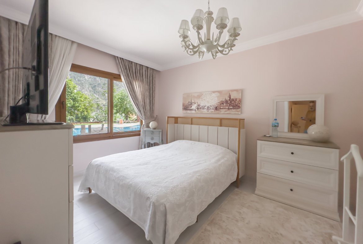 Marmaris İçmeler’de Havuzlu Butik Sitede 3+1 Bahçe Dubleksi