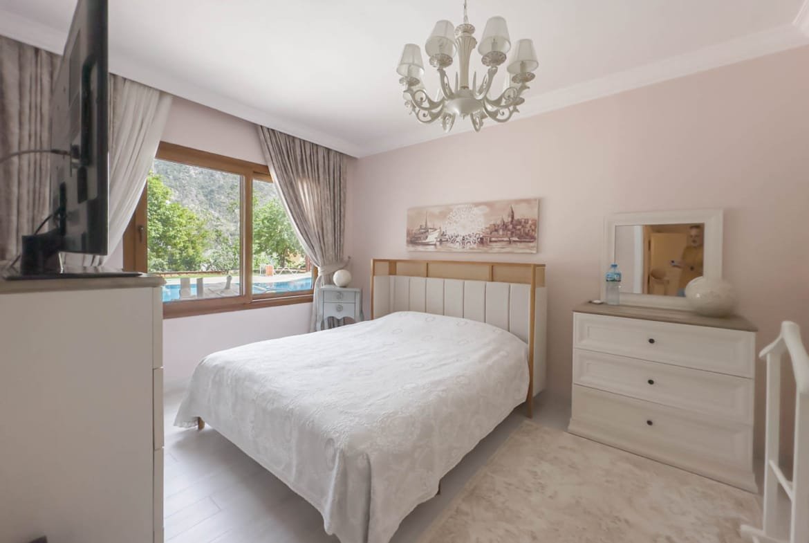 Marmaris İçmeler’de Havuzlu Site İçerisinde Eşyalı Kiralık 3+1 Bahçe Dubleksi