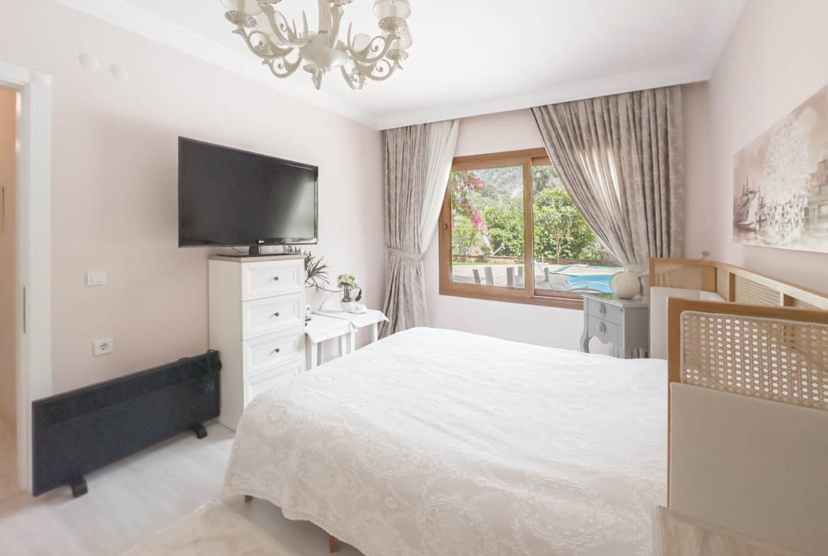 Marmaris İçmeler’de Havuzlu Site İçerisinde Eşyalı Kiralık 3+1 Bahçe Dubleksi