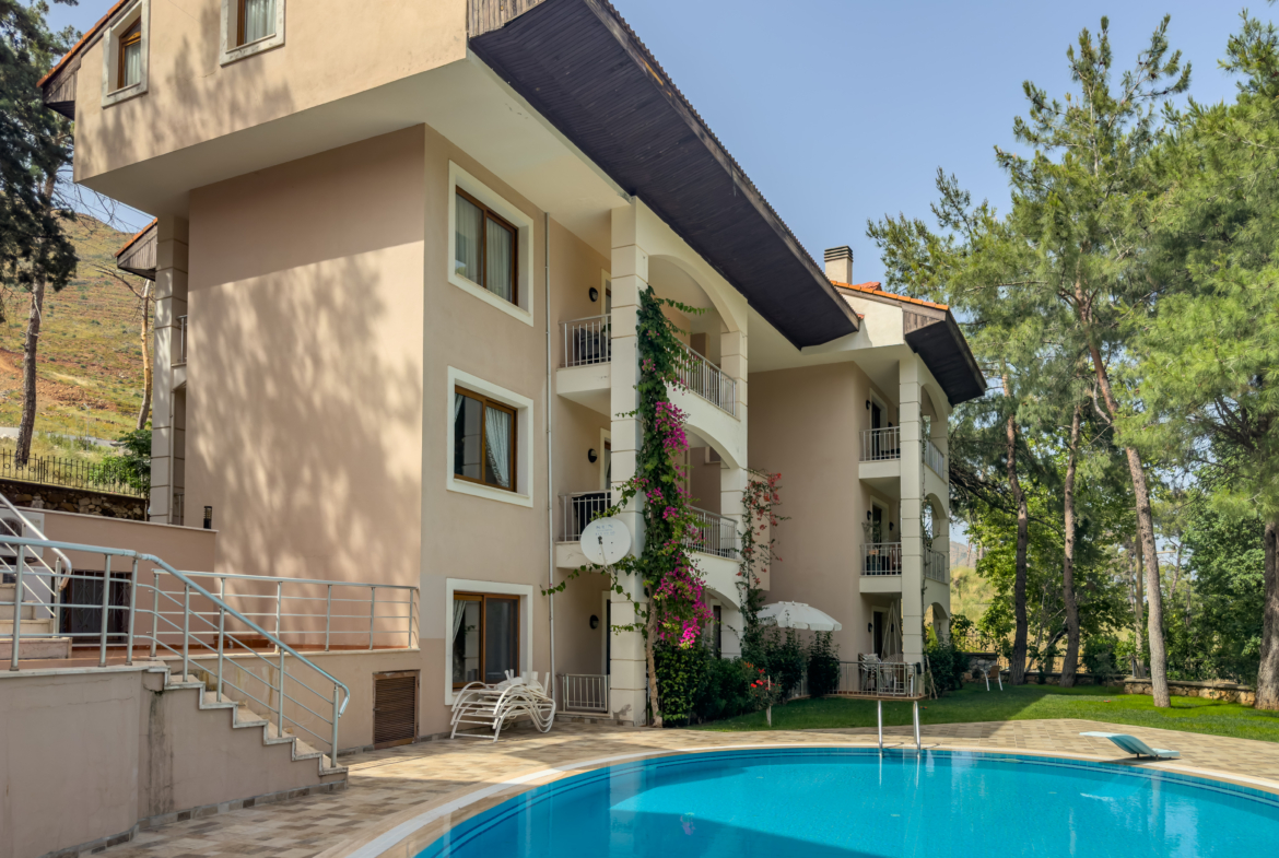 Marmaris İçmeler’de Havuzlu Butik Sitede 3+1 Bahçe Dubleksi
