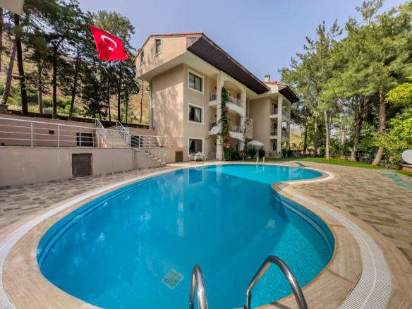 Marmaris İçmeler’de Havuzlu Butik Sitede 3+1 Bahçe Dubleksi