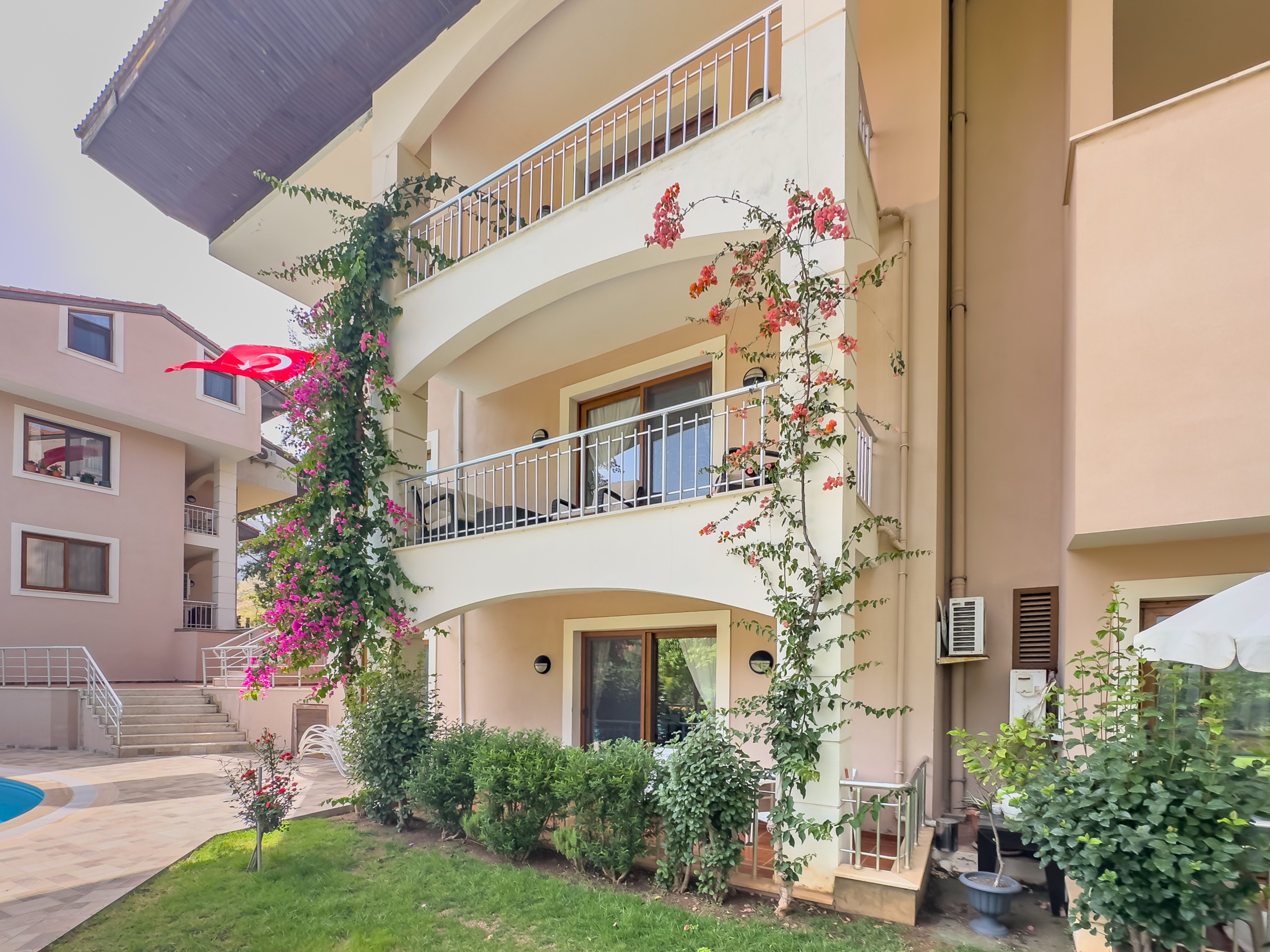 IMG_0533 Marmaris İçmeler’de Havuzlu Butik Sitede 3+1 Bahçe Dubleksi