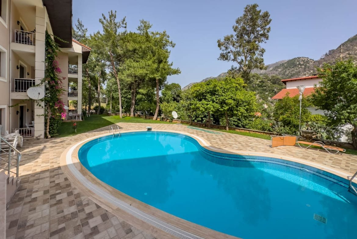 Marmaris İçmeler’de Havuzlu Site İçerisinde Eşyalı Kiralık 3+1 Bahçe Dubleksi