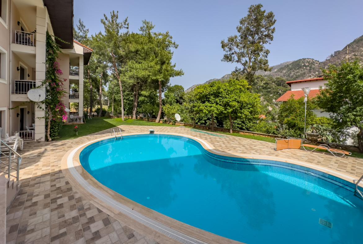 Marmaris İçmeler’de Havuzlu Butik Sitede 3+1 Bahçe Dubleksi