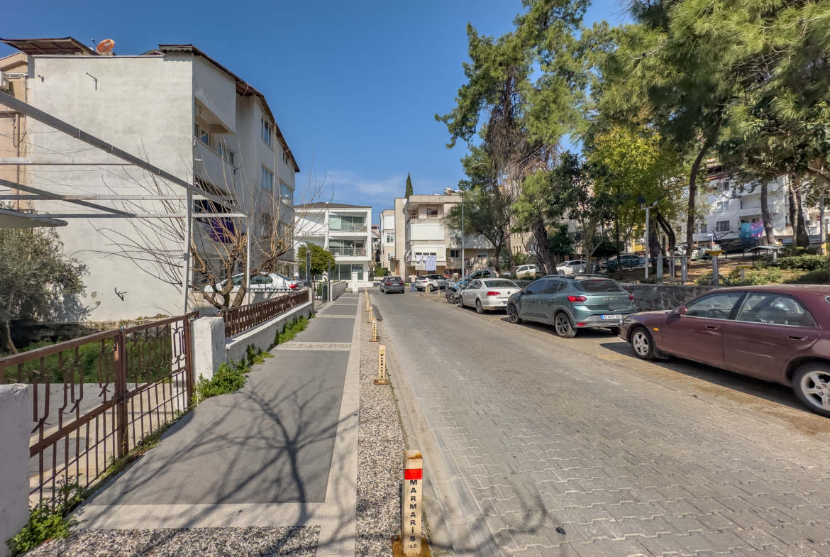 Marmaris Sarıana’da Marinaya 2 dk Müstakil Bahçeli 2+1