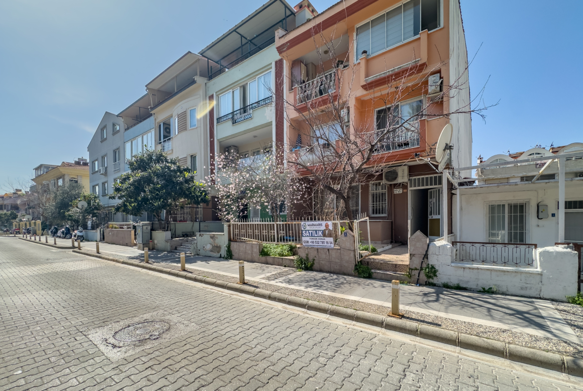 Marmaris Sarıana’da Marinaya 2 dk Müstakil Bahçeli 2+1