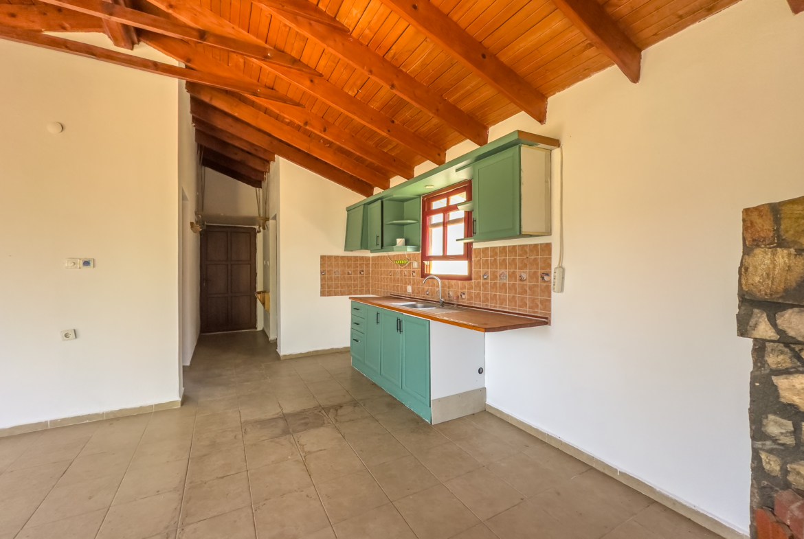 Datça Karaköy’de Deniz Manzaralı Bahçeli 1+1 Kiralık Müstakil Ev