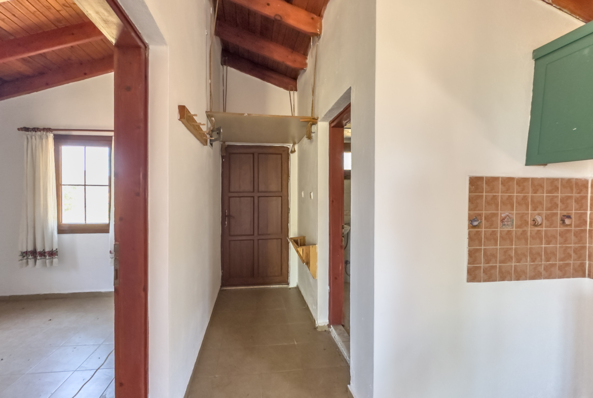 Datça Karaköy’de Deniz Manzaralı Bahçeli 1+1 Kiralık Müstakil Ev