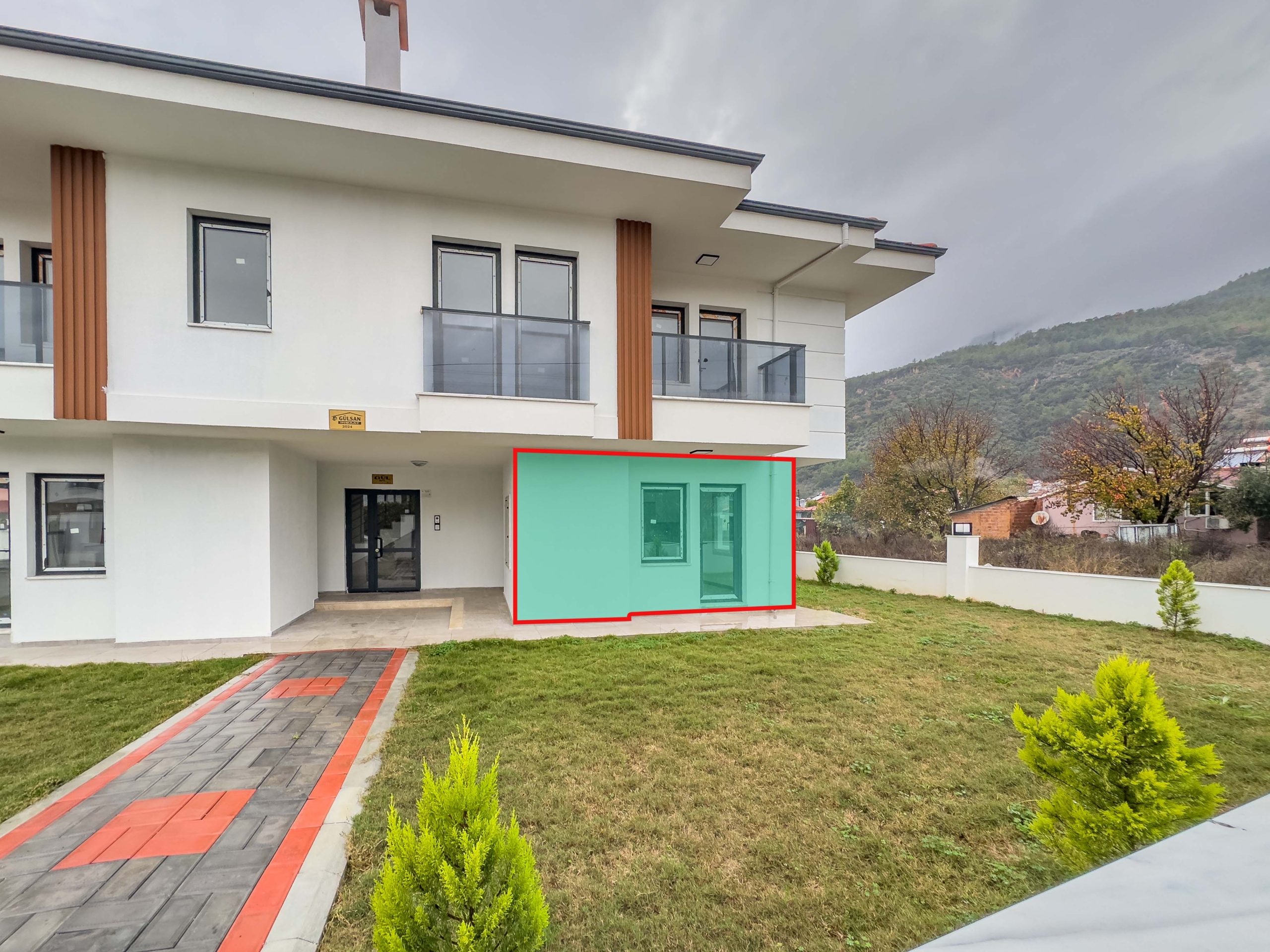 IMG_4188 Gökova | Pazar Yerine Yakın | 1 Yaşında | Eşyalı 1+1 Bahçe Katı