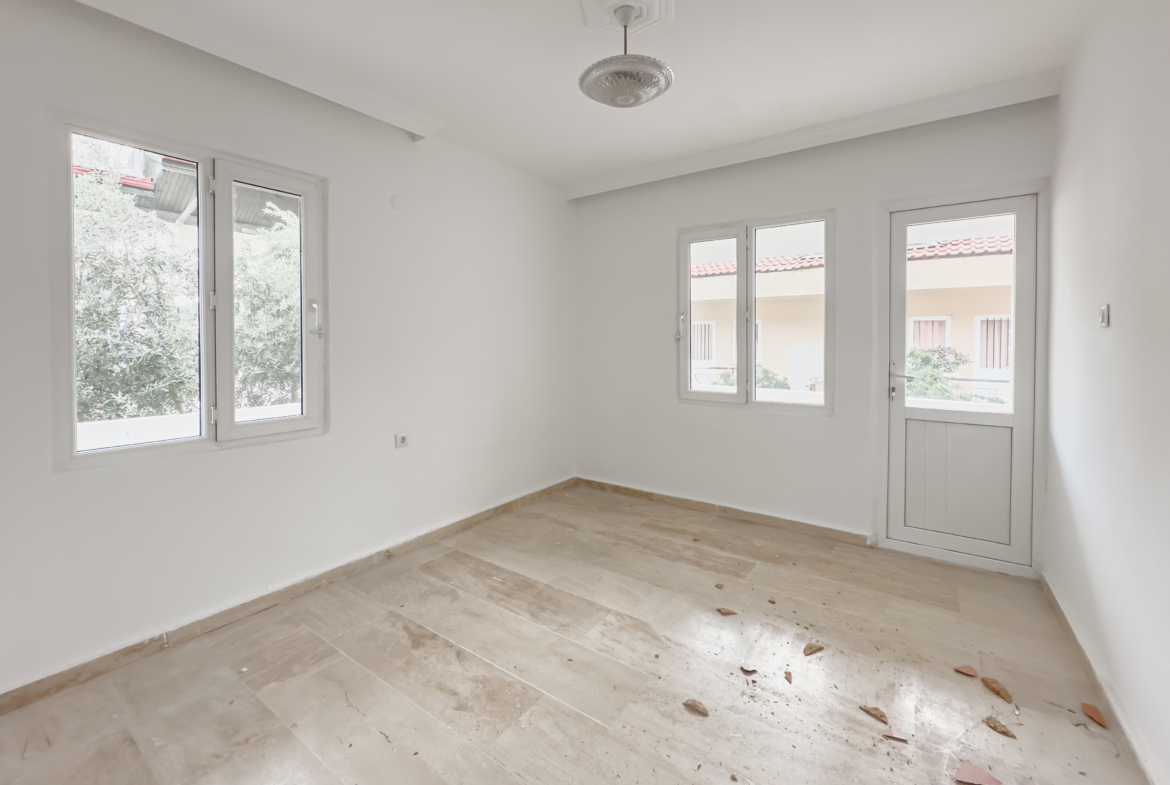Marmaris İçmelerde Sahile 500m Tadilatlı 2+1 Daire