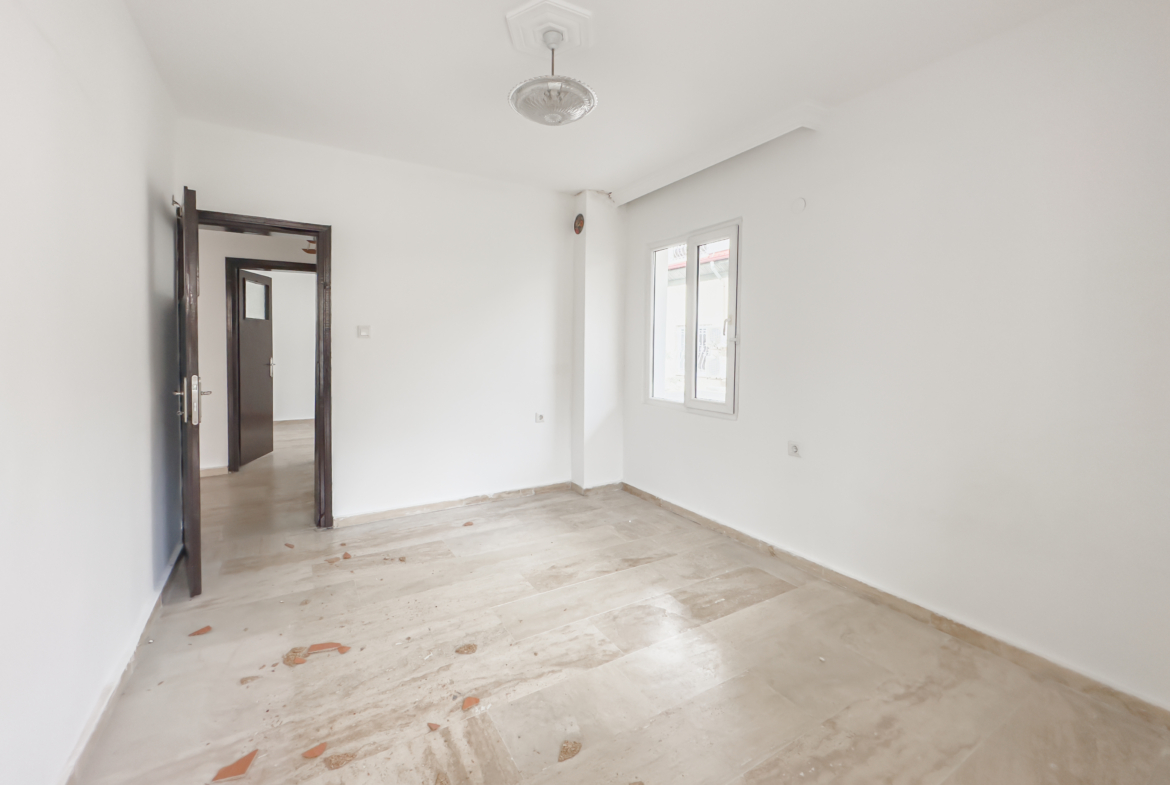 Marmaris İçmelerde Sahile 500m Tadilatlı 2+1 Daire