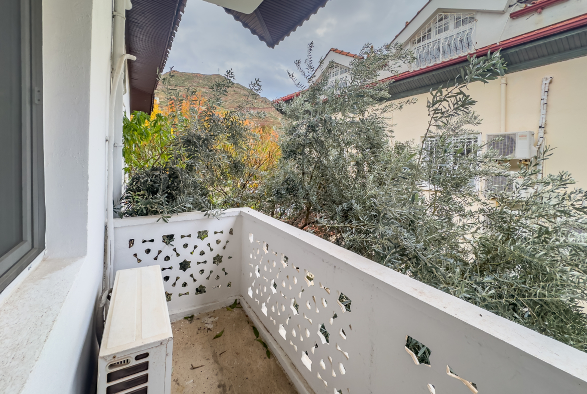 Marmaris İçmelerde Sahile 500m Tadilatlı 2+1 Daire