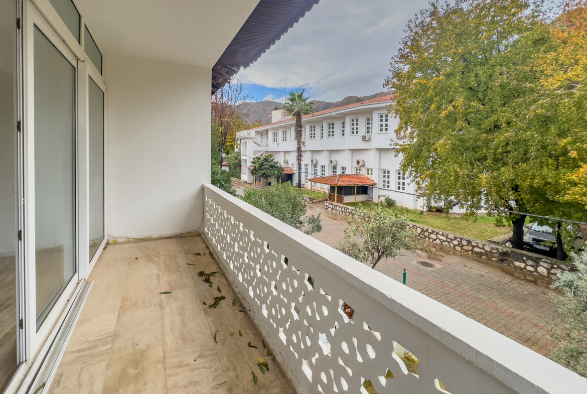 Marmaris İçmelerde Sahile 500m Tadilatlı 2+1 Daire