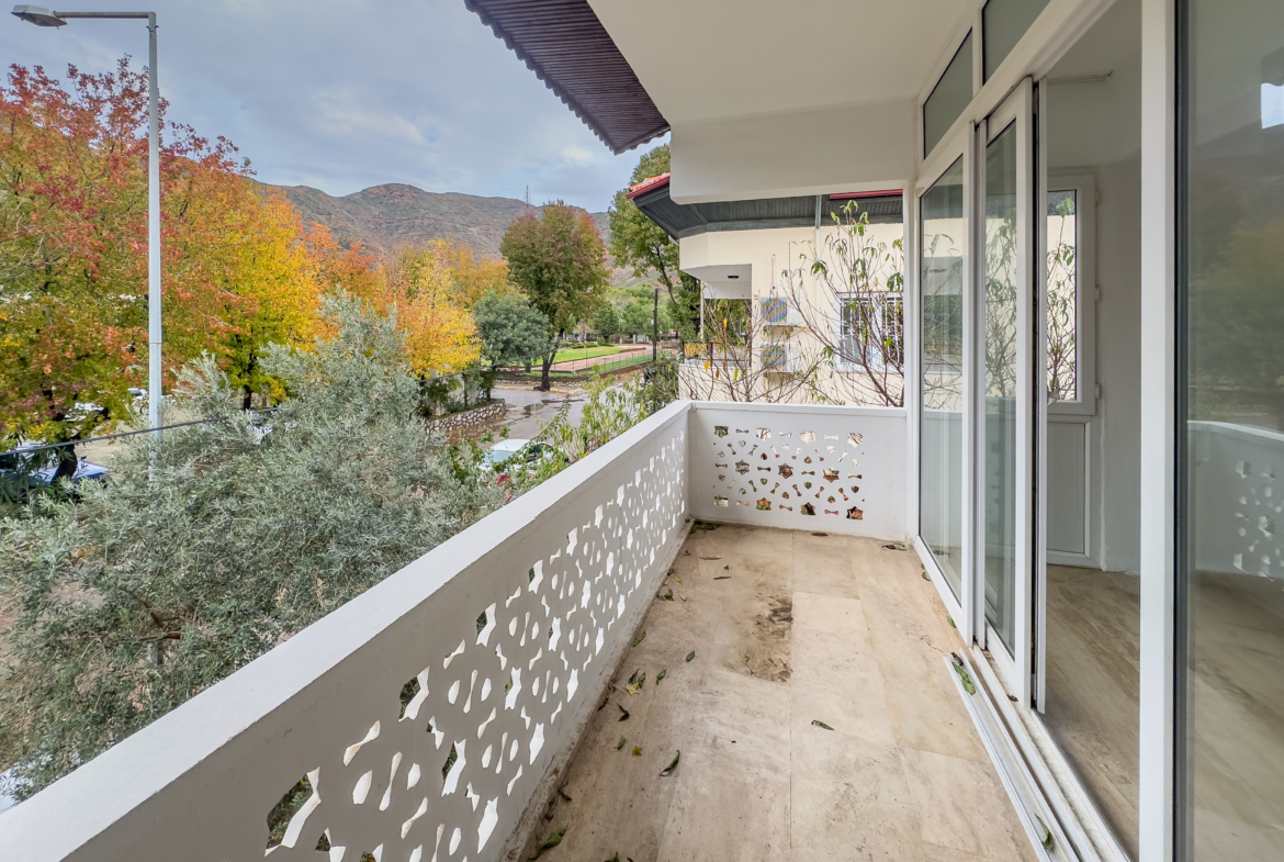 Marmaris İçmelerde Sahile 500m Tadilatlı 2+1 Daire