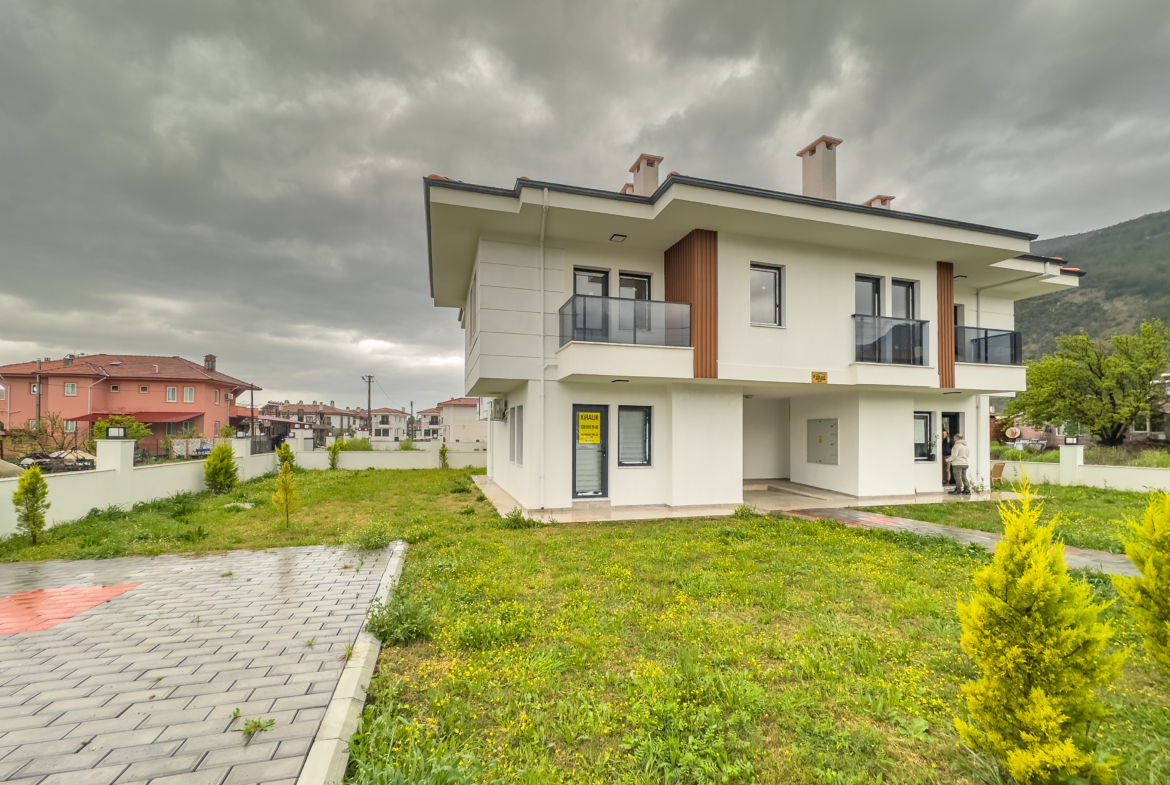 Gökova’da Akyaka’ya Yakın Eşyalı 1+1