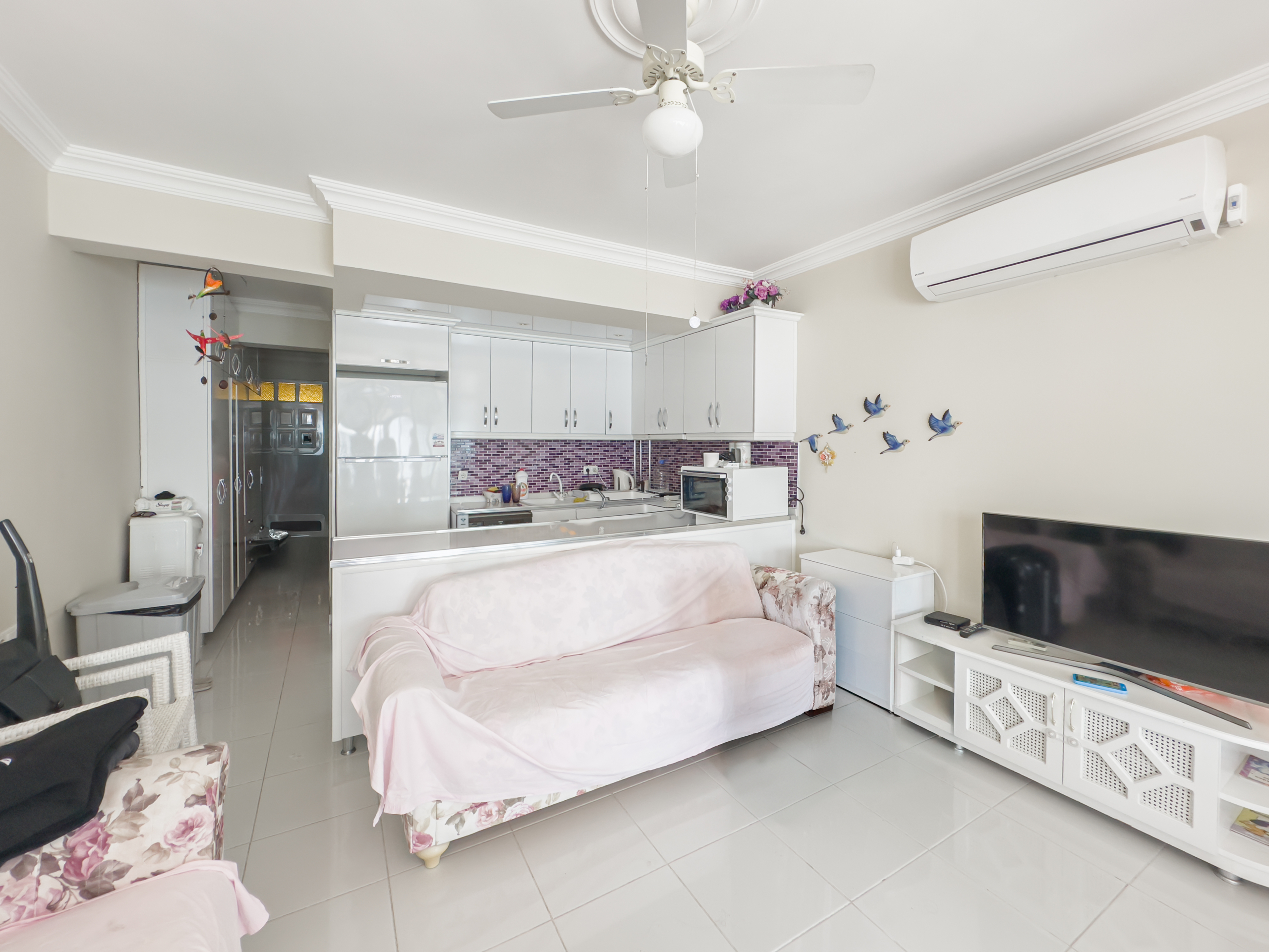 Marmaris Siteler Sahilde Özel Plajlı Deniz Manzaralı 1+1