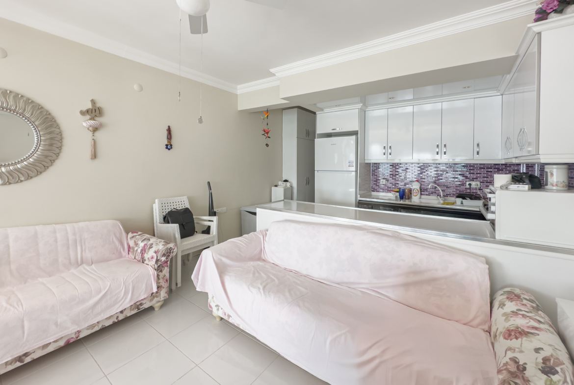 Marmaris Siteler Sahilde Özel Plajlı Deniz Manzaralı 1+1