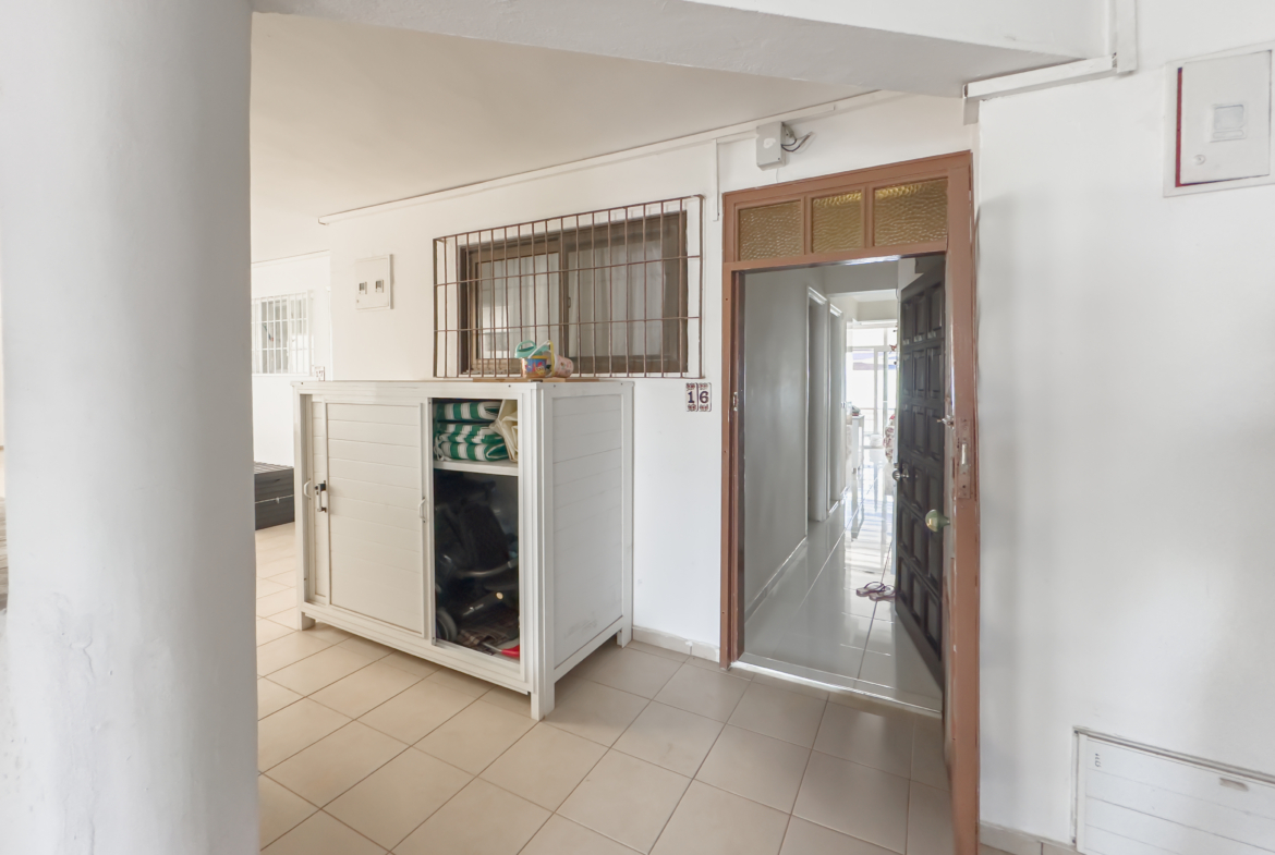 Marmaris Siteler Sahilde Özel Plajlı Deniz Manzaralı 1+1