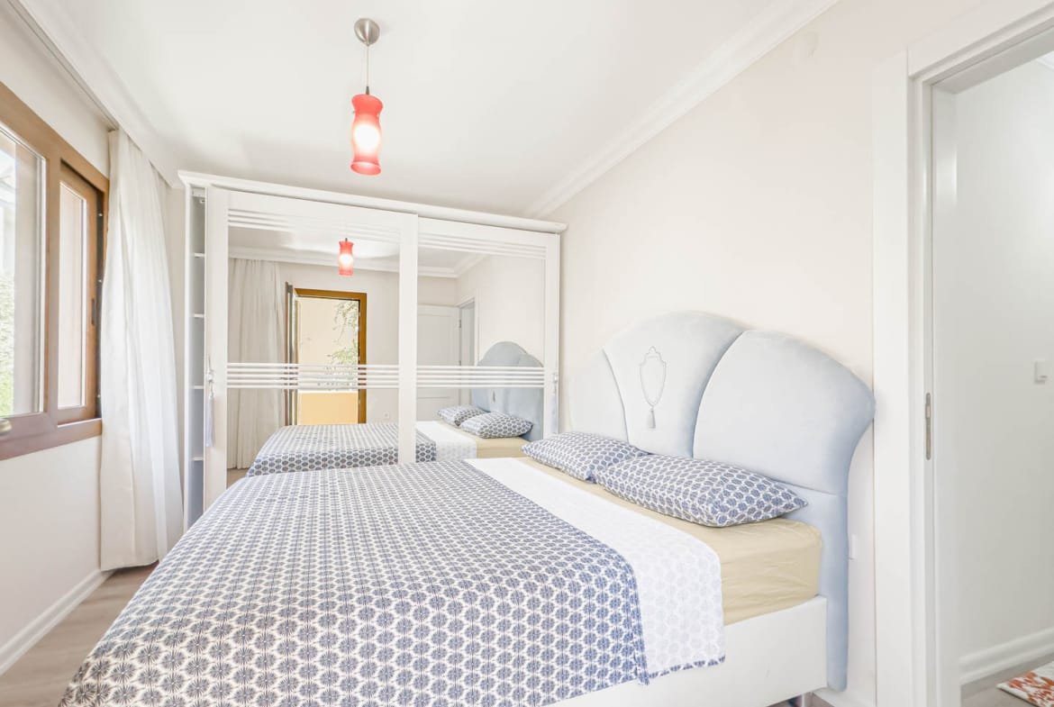 Marmaris Siteler’de Sahile Yürüme Mesafesinde Tadilatlı 2+1 Satılık Daire