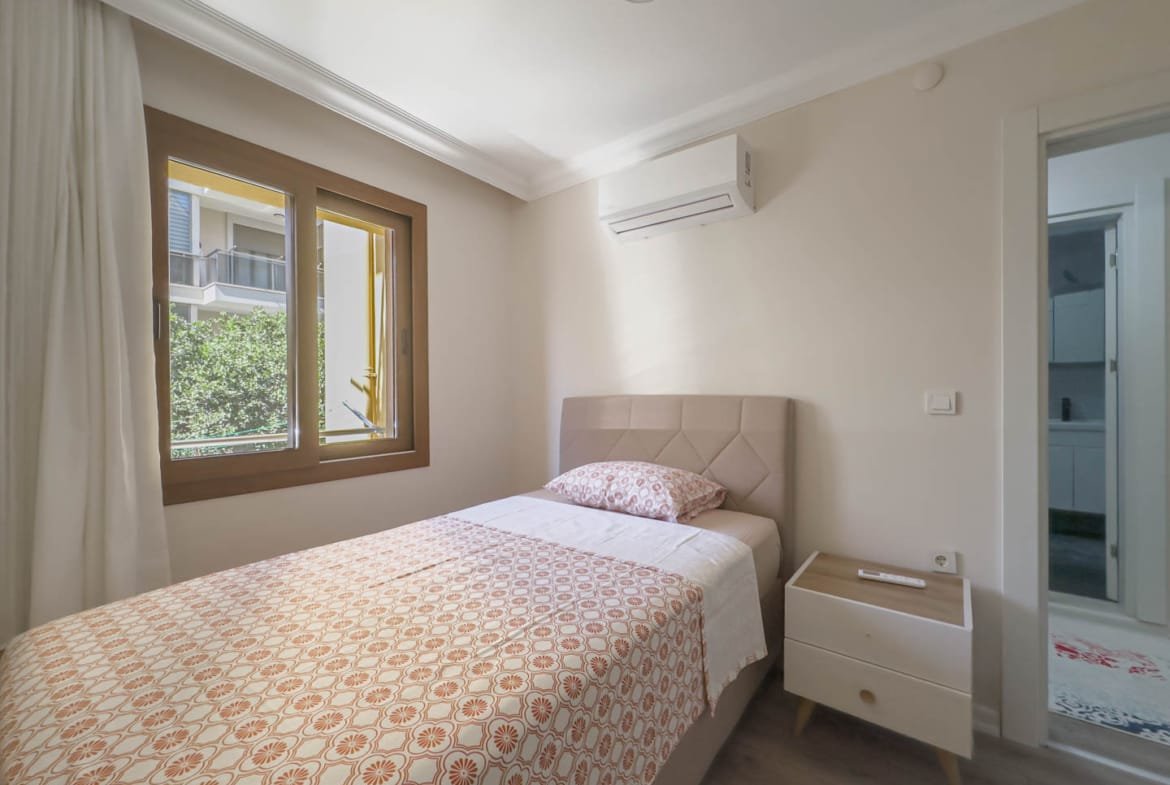 Marmaris Siteler’de Sahile Yürüme Mesafesinde Tadilatlı 2+1 Satılık Daire