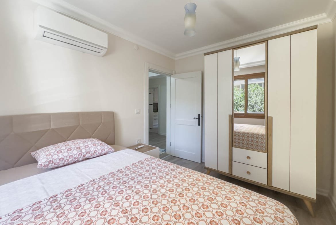 Marmaris Siteler’de Sahile Yürüme Mesafesinde Tadilatlı 2+1 Satılık Daire