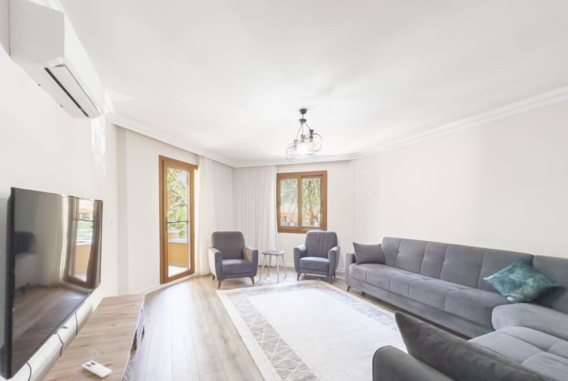 Marmaris Siteler’de Sahile Yürüme Mesafesinde Tadilatlı 2+1 Satılık Daire