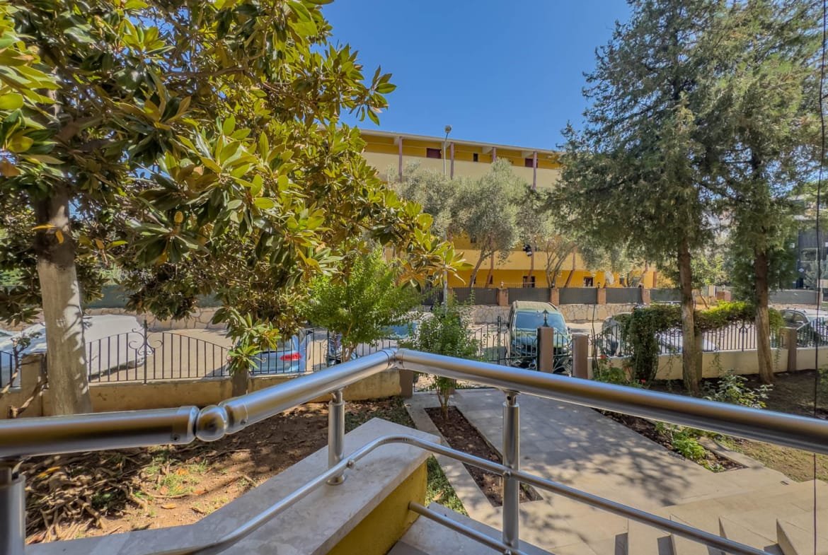 Marmaris Siteler’de Sahile Yürüme Mesafesinde Tadilatlı 2+1 Satılık Daire