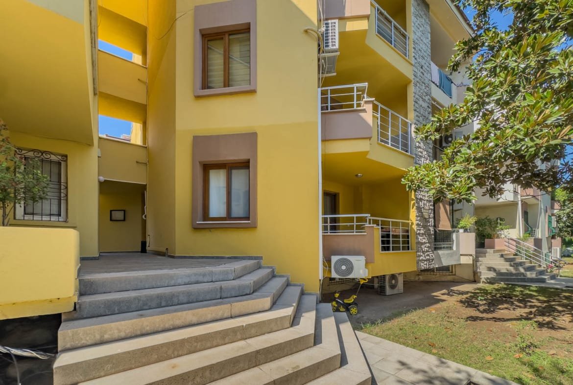 Marmaris Siteler’de Sahile Yürüme Mesafesinde Tadilatlı 2+1 Satılık Daire