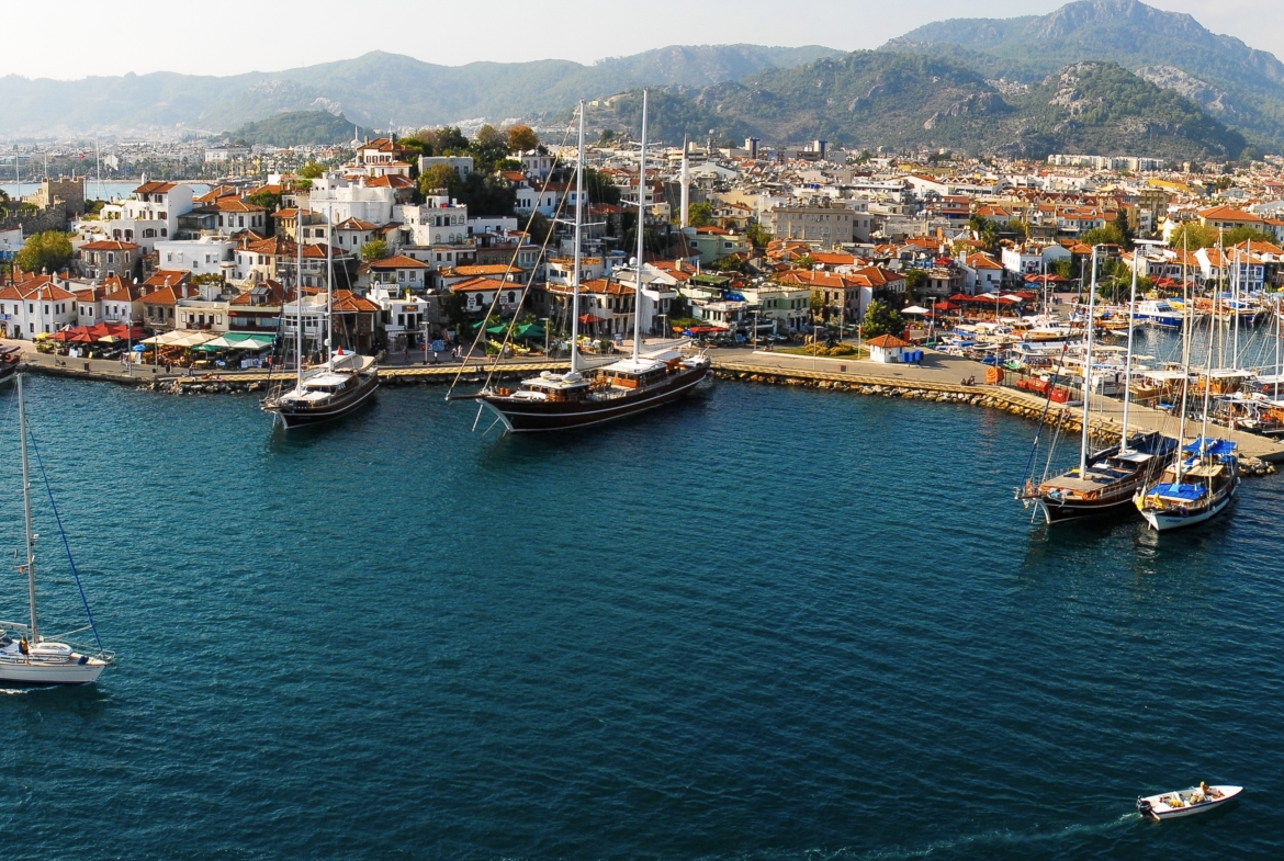 Marmaris Marina Bölgesinde Kurumsal Kiracılı Satılık Ticari Bina