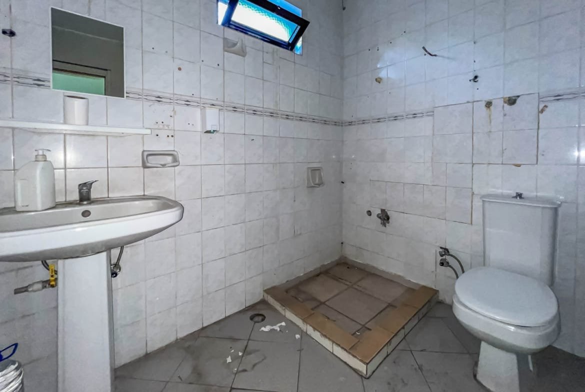Marmaris Çıldır Mahallesi’nde 140 m² Kiralık Çift Dükkan