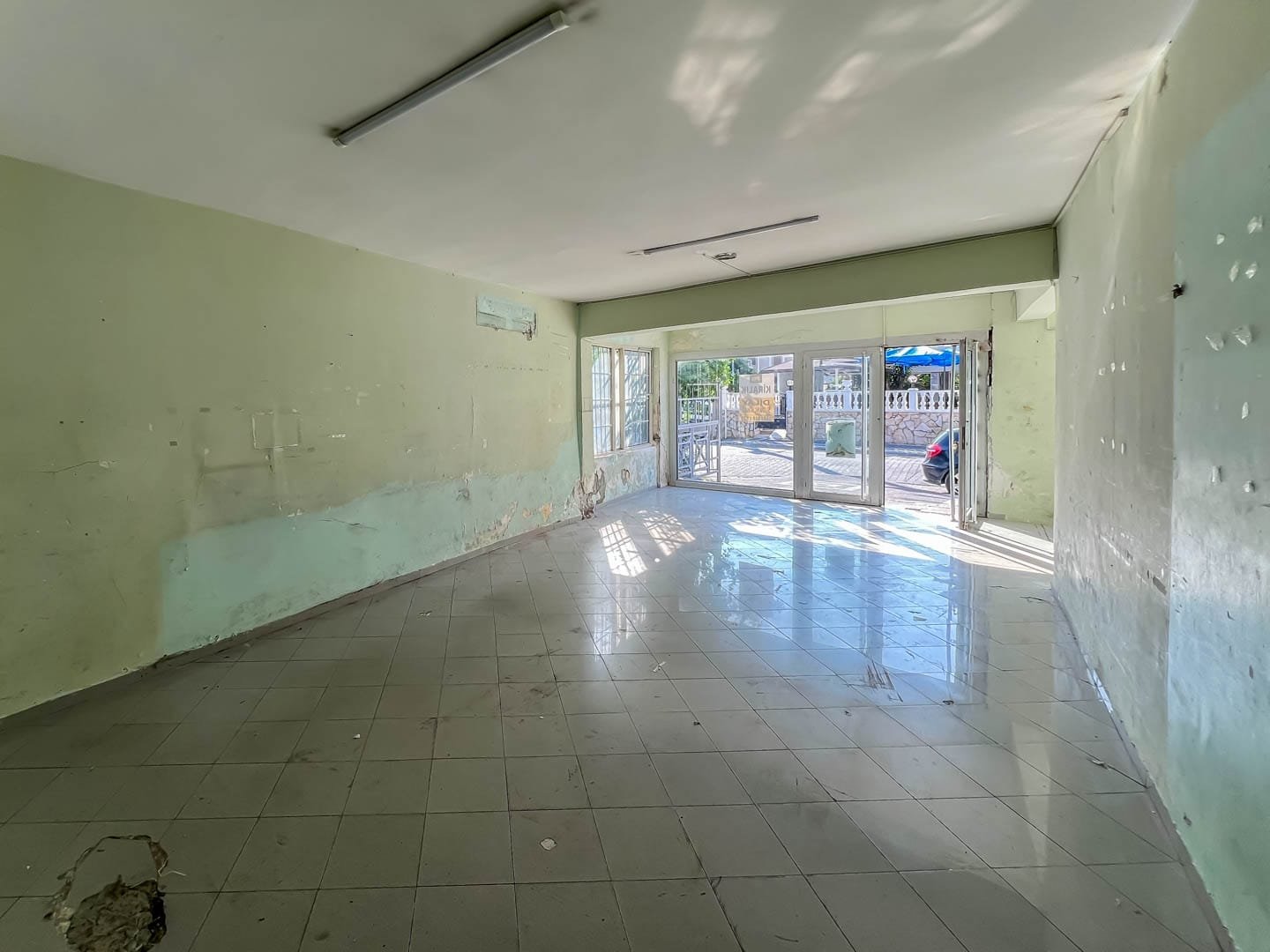 WhatsApp Image 2026-08-22 at 13.47.14 Marmaris Çıldır Mahallesi’nde 140 m² Kiralık Çift Dükkan