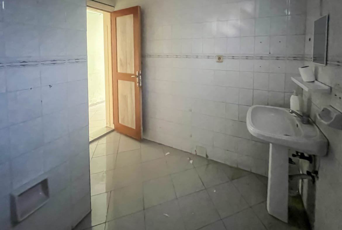Marmaris Çıldır Mahallesi’nde 140 m² Kiralık Çift Dükkan
