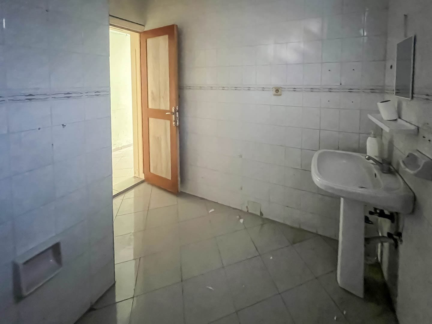 WhatsApp Image 2026-08-22 at 13.47.15 (5) Marmaris Çıldır Mahallesi’nde 140 m² Kiralık Çift Dükkan