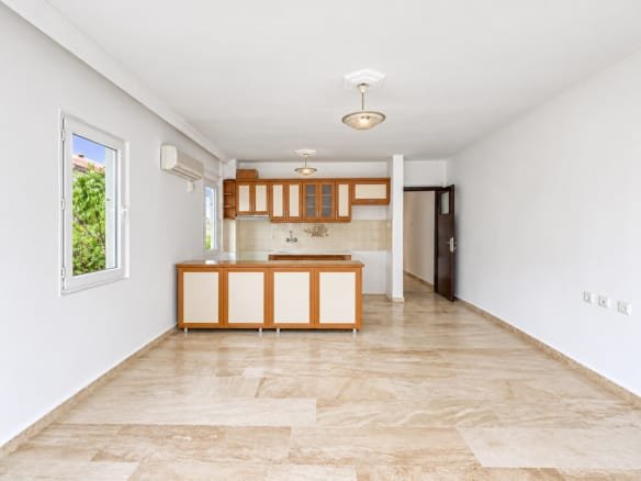 Marmaris İçmelerde Sahile 500m Tadilatlı 2+1 Daire