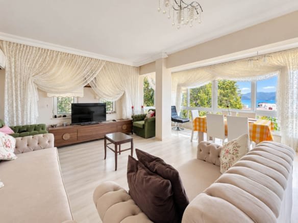 Marmaris Siteler’de Deniz Manzaralı Eşyalı 2+1 Kiralık Daire